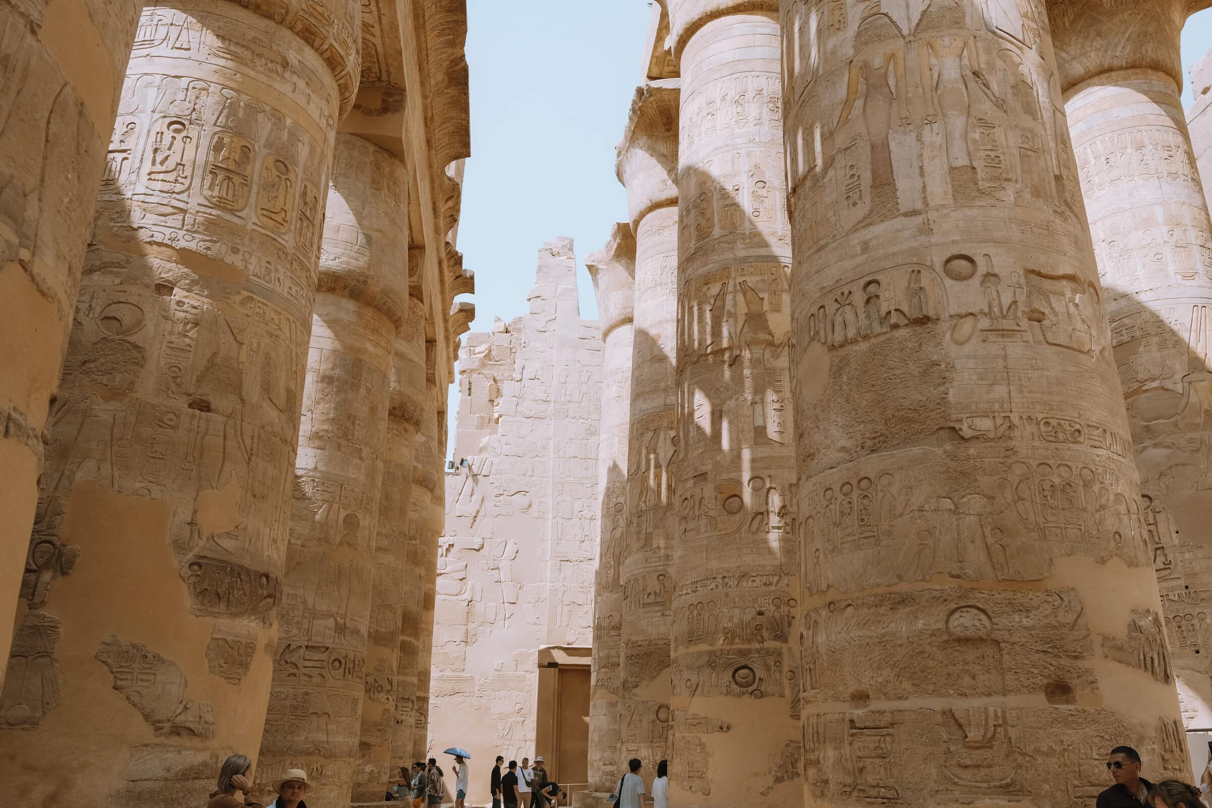 Enorme zuilen in het Karnak tempelcomplex | Nijlcruise Egypte