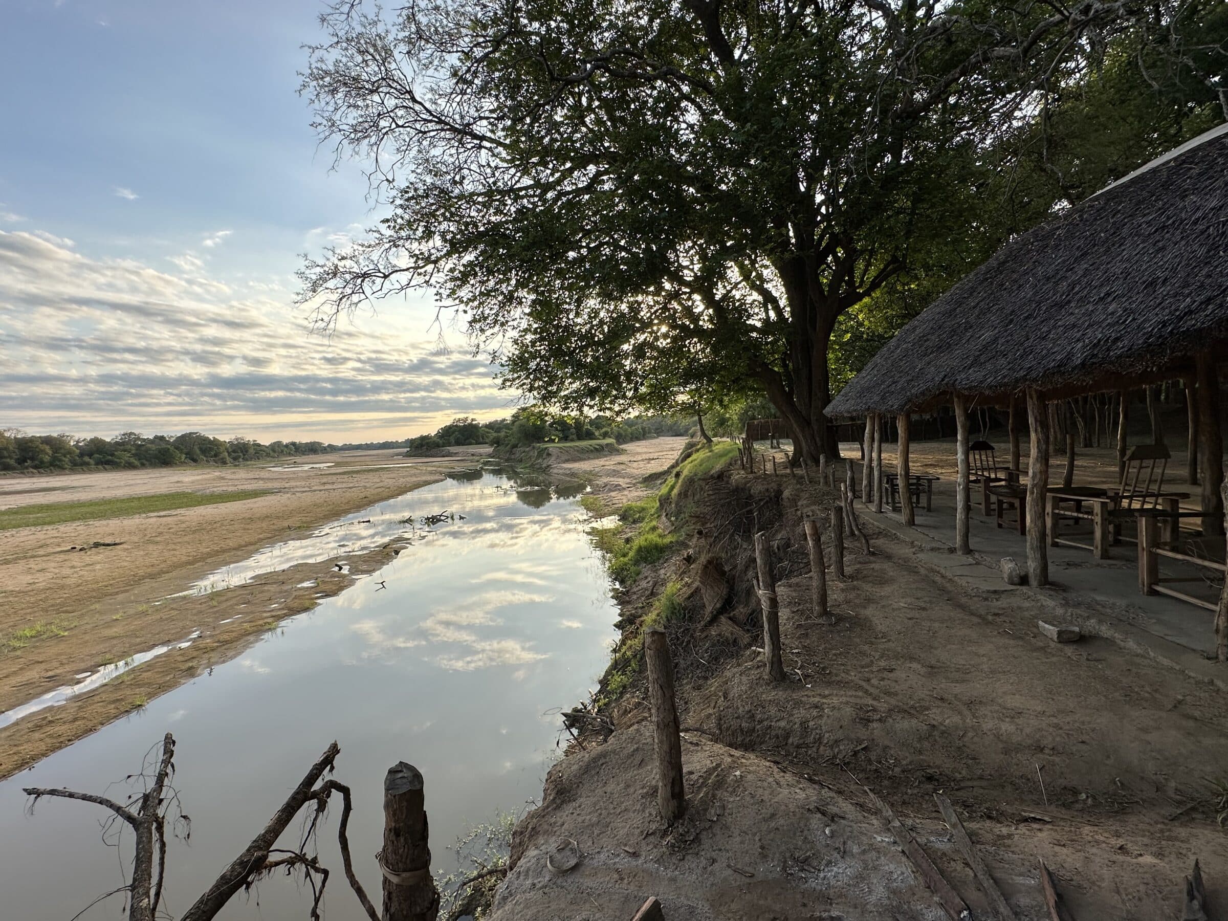 Nästan torr Luangwa-floden