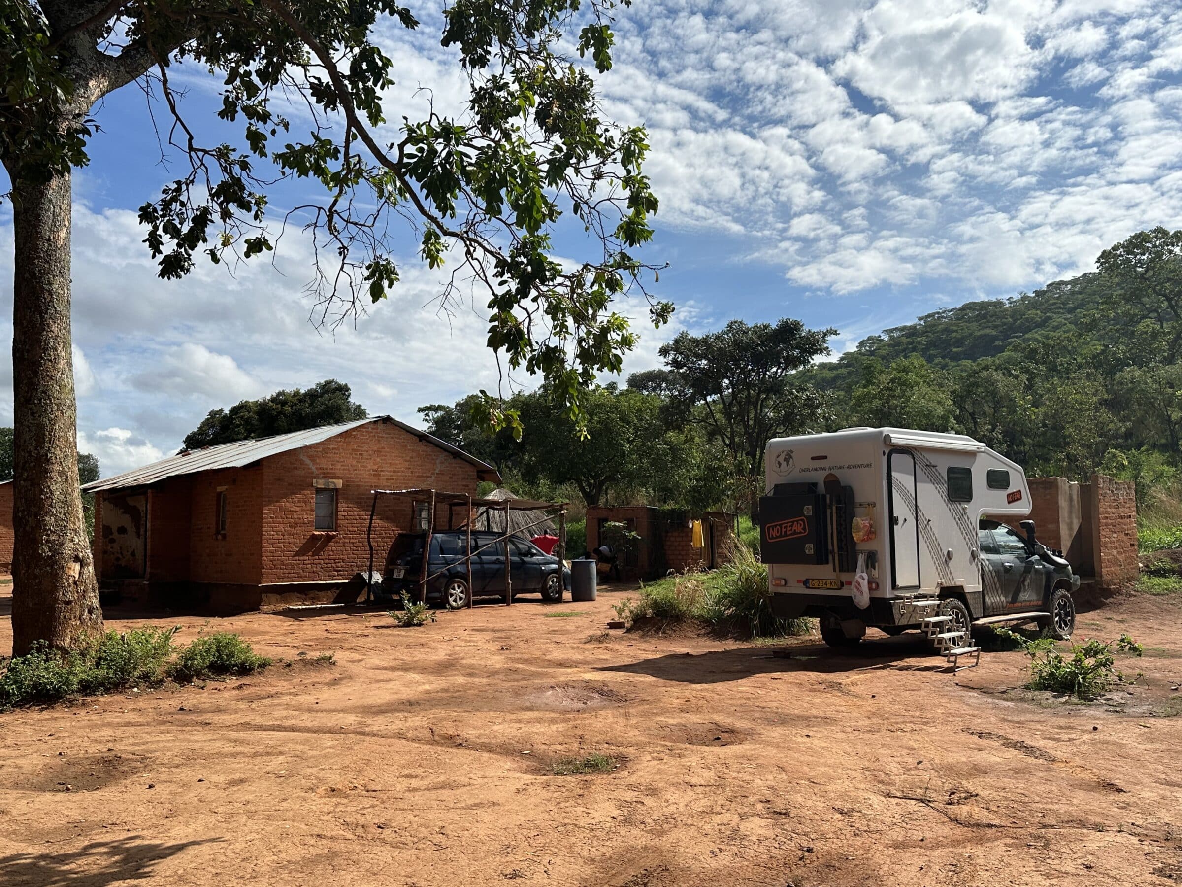 Prenoćiti u dvorištu ravnatelja | Prekrcavanje u Zambiji