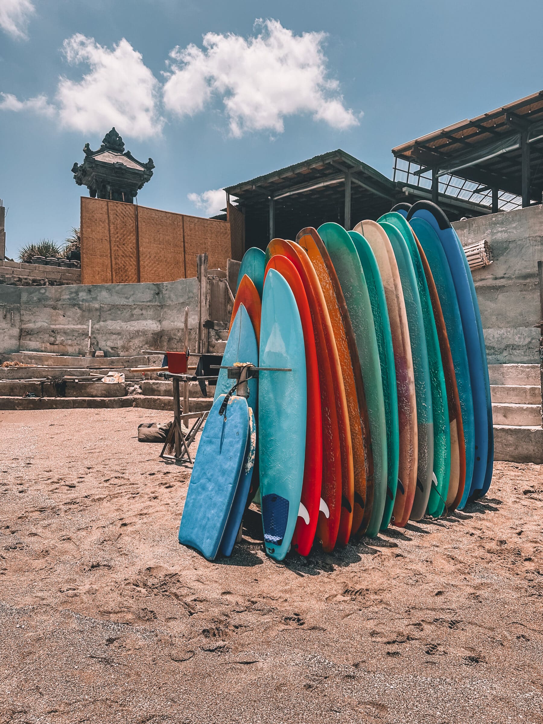 surfplanken op batu bolong canggu Bali
