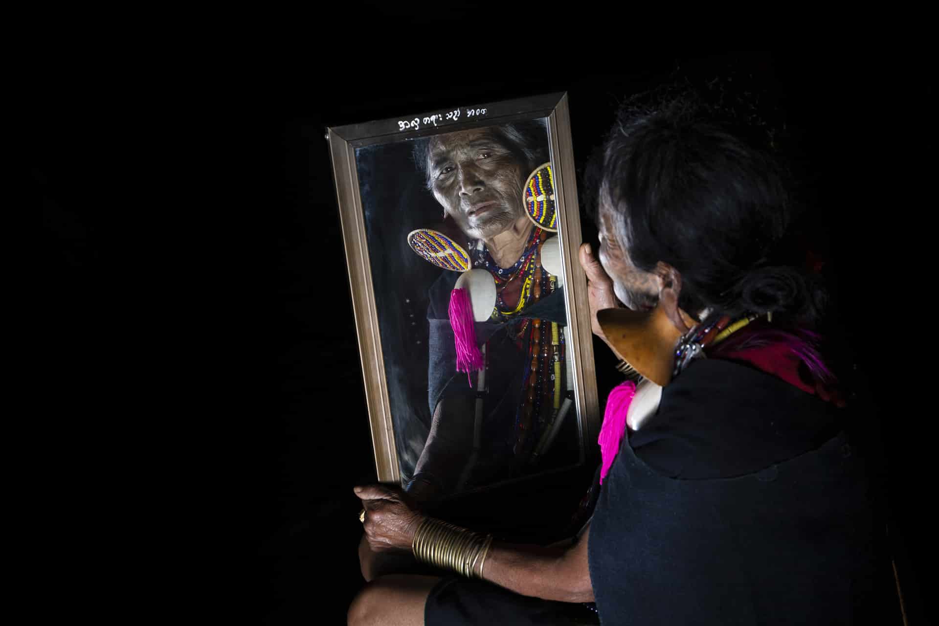 Eine tätowierte Frau in Mindat | Myanmar