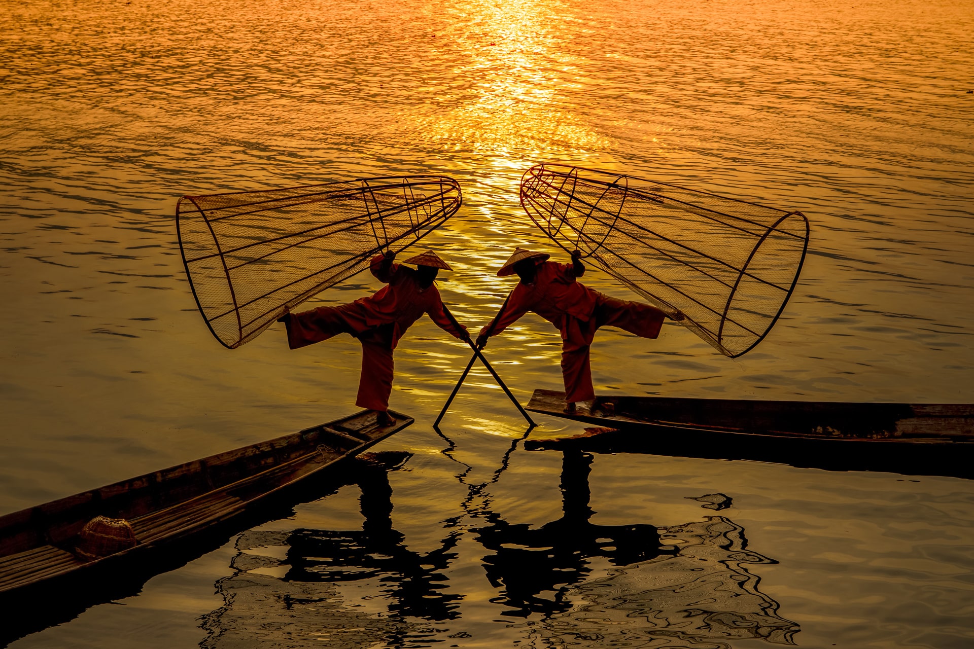 Traditionele vissers op het Inle meer
