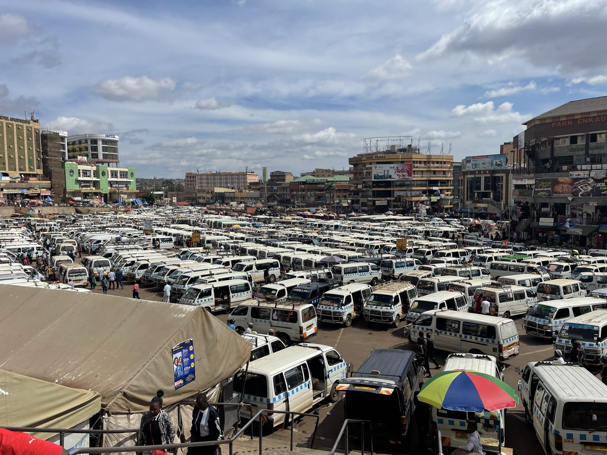 Oeganda highlights | Taxi standplaats in het centrum van Kampala