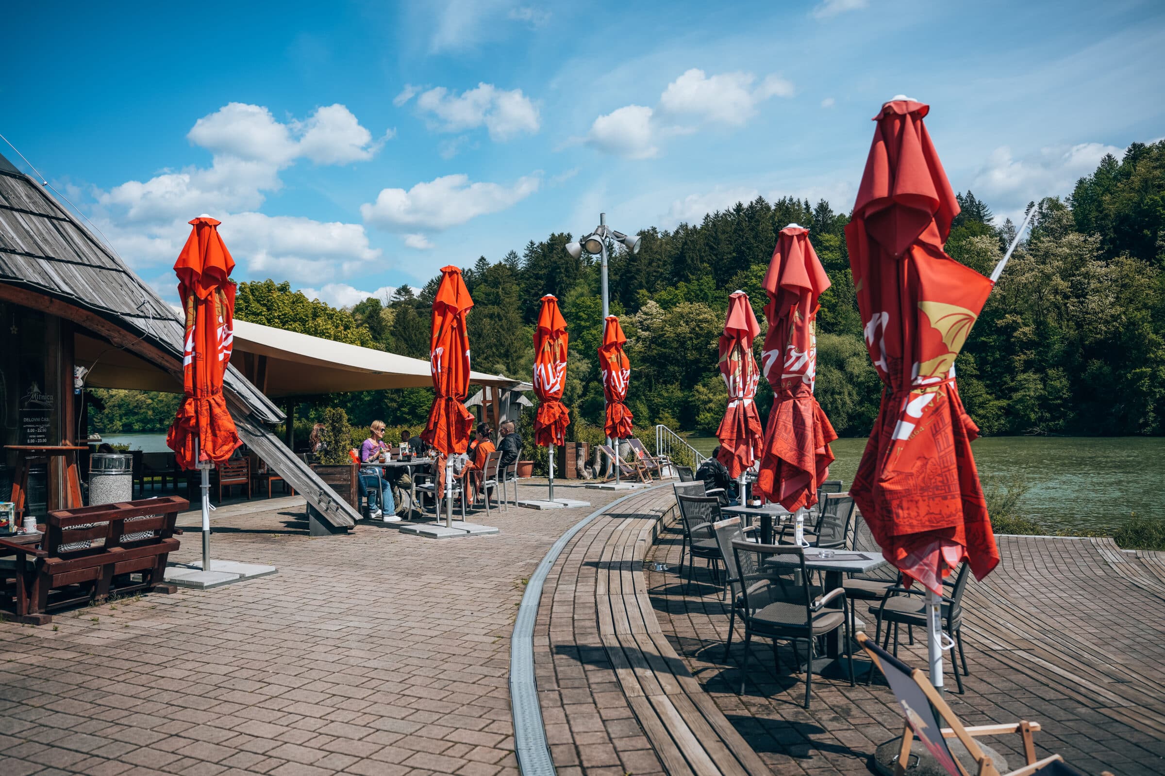 Slovenië | Het terras van Bar Mitnica