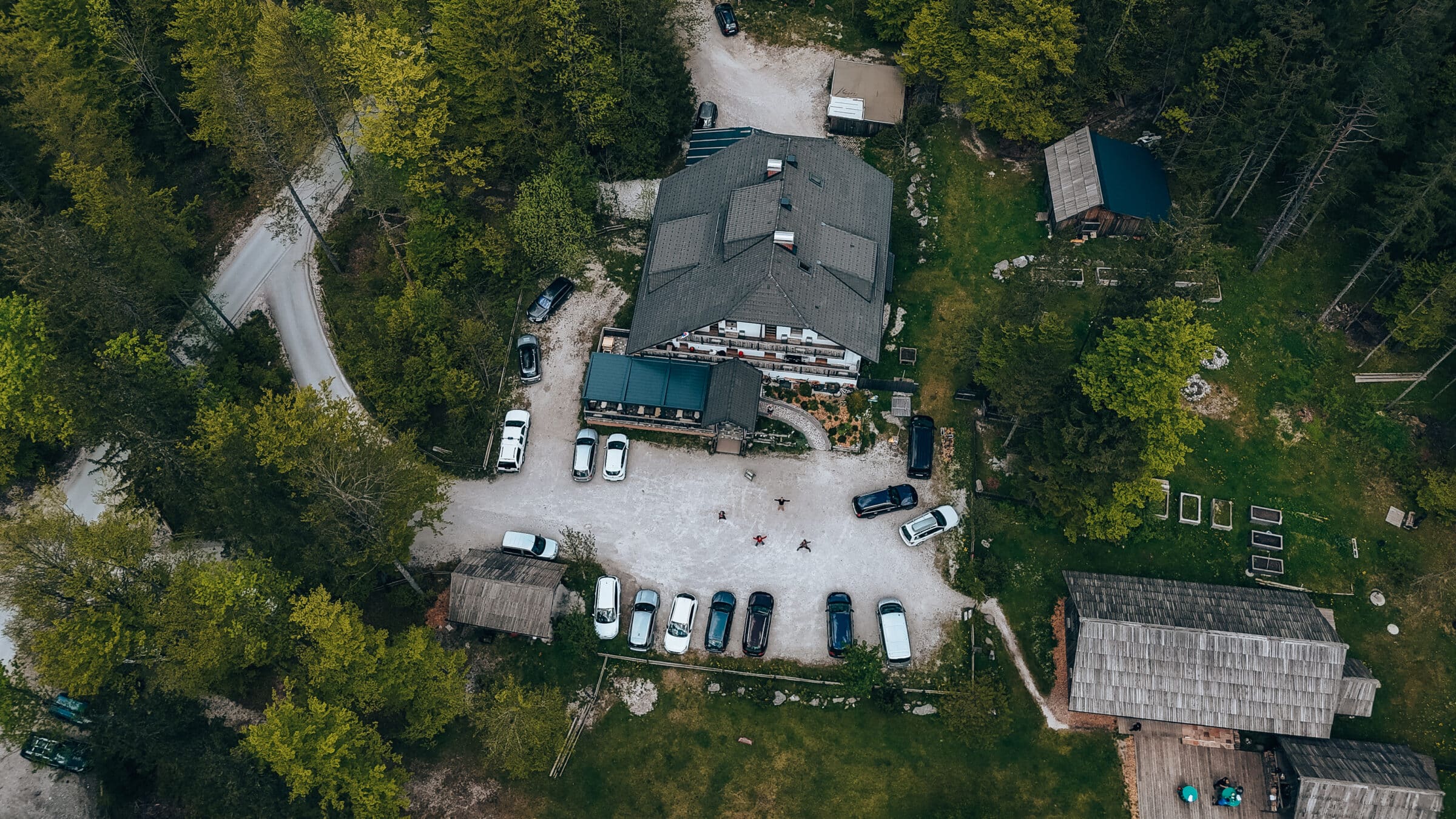 Slovenië | Restaurant Eco House Na razpotju omringd door bomen