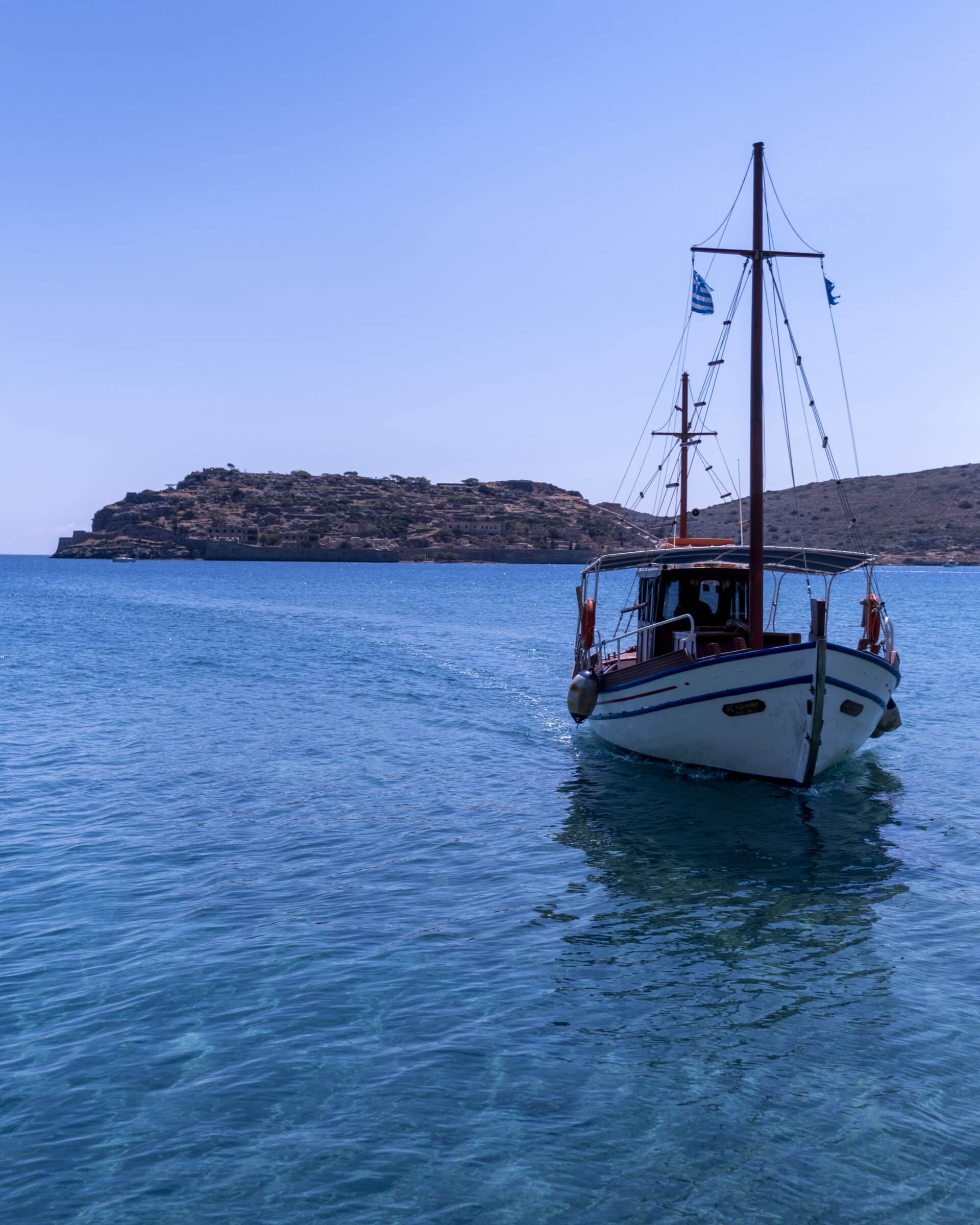 De boot naar het eiland Spinalonga