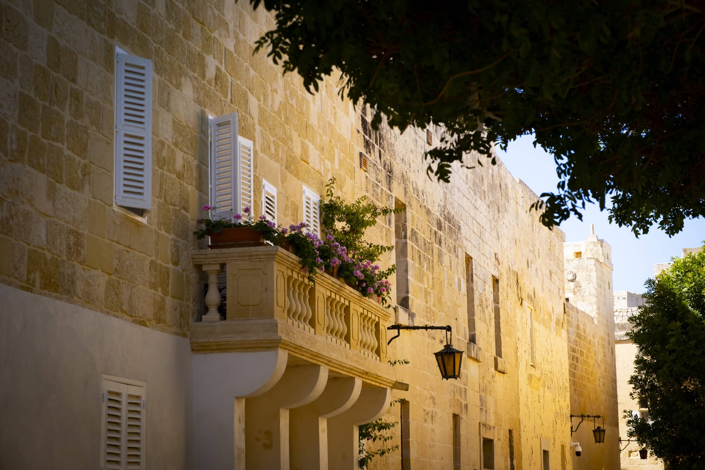 Een balkon in Mdina