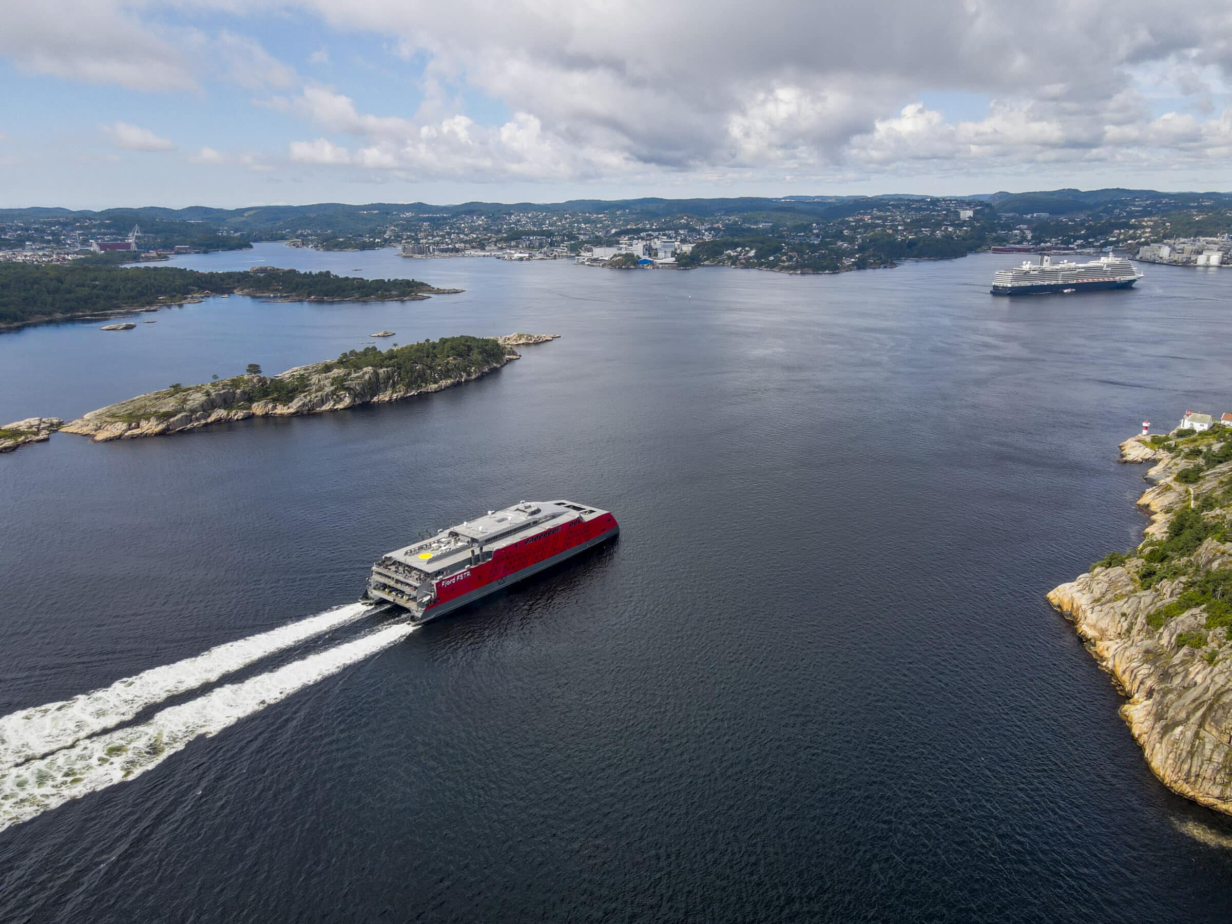 De veerboot die aankomt in Kristiansand