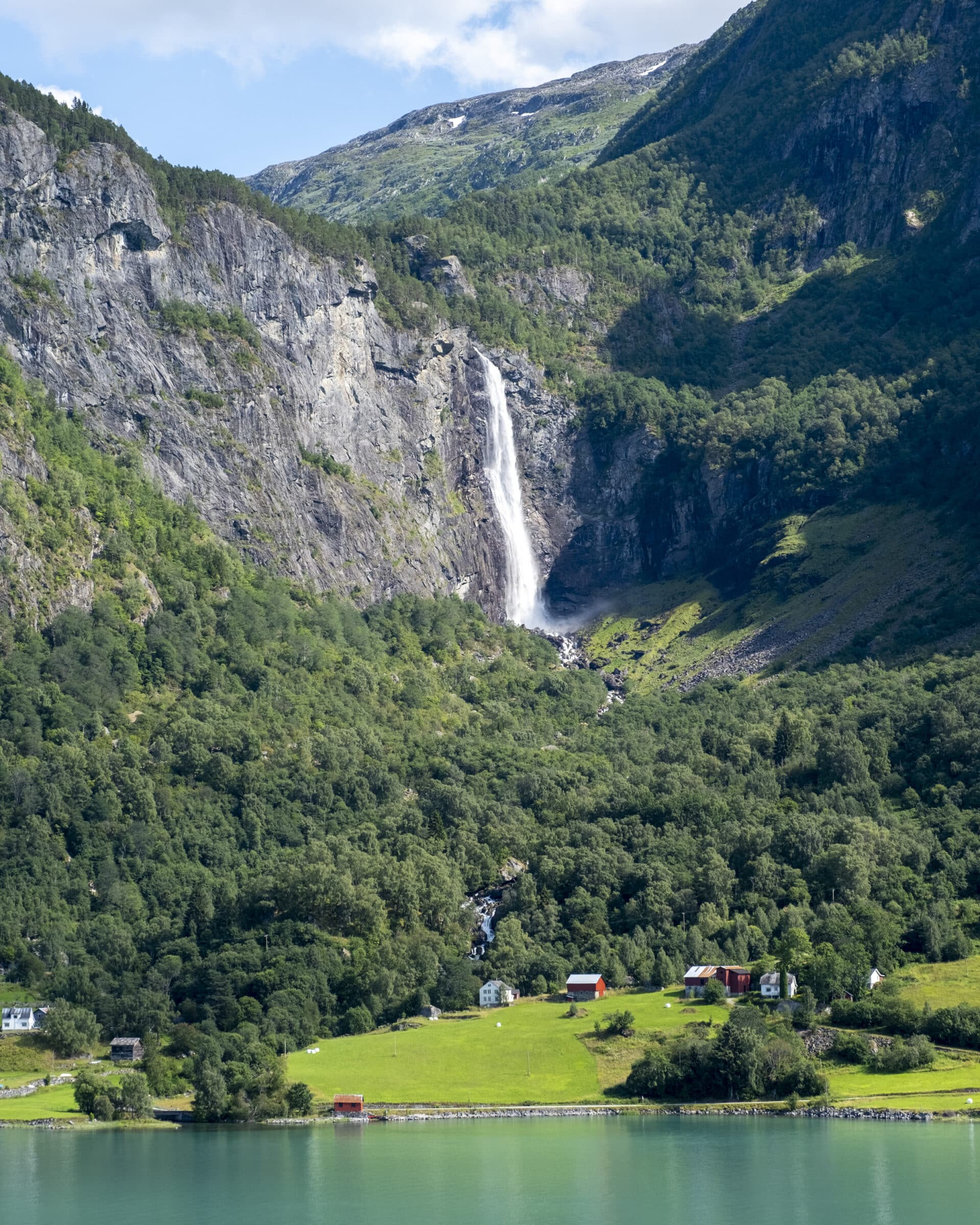 Scenic Cruising in Noorwegen