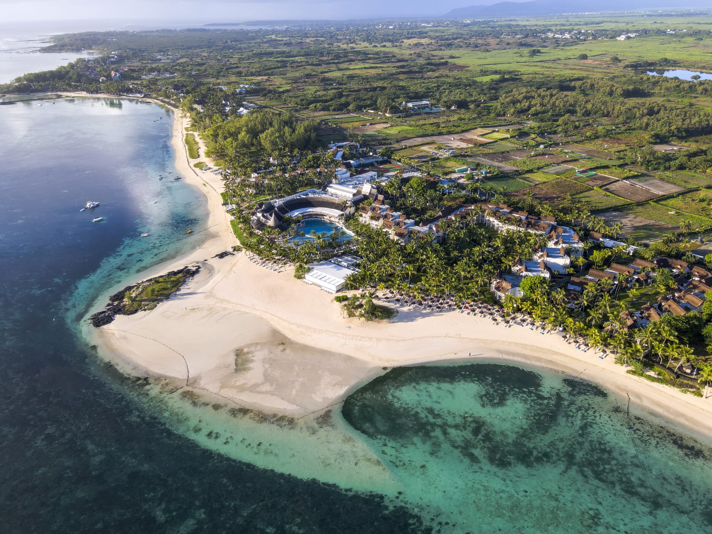 Belle Mare Beach met LUX* Belle Mare Resort er direct aangelegen