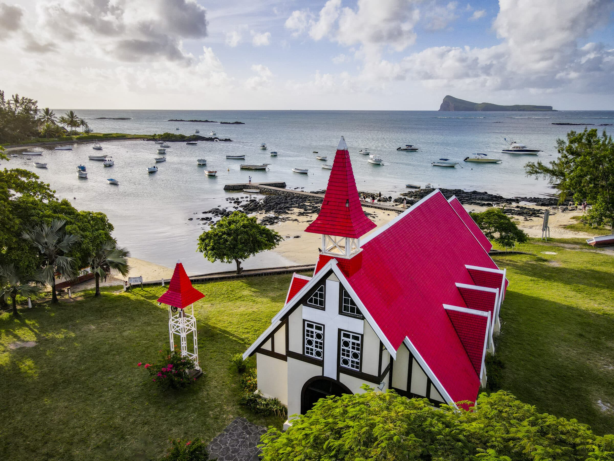 Notre-Dame Auxiliatrice de Cap Malheureux | Tips voor Mauritius