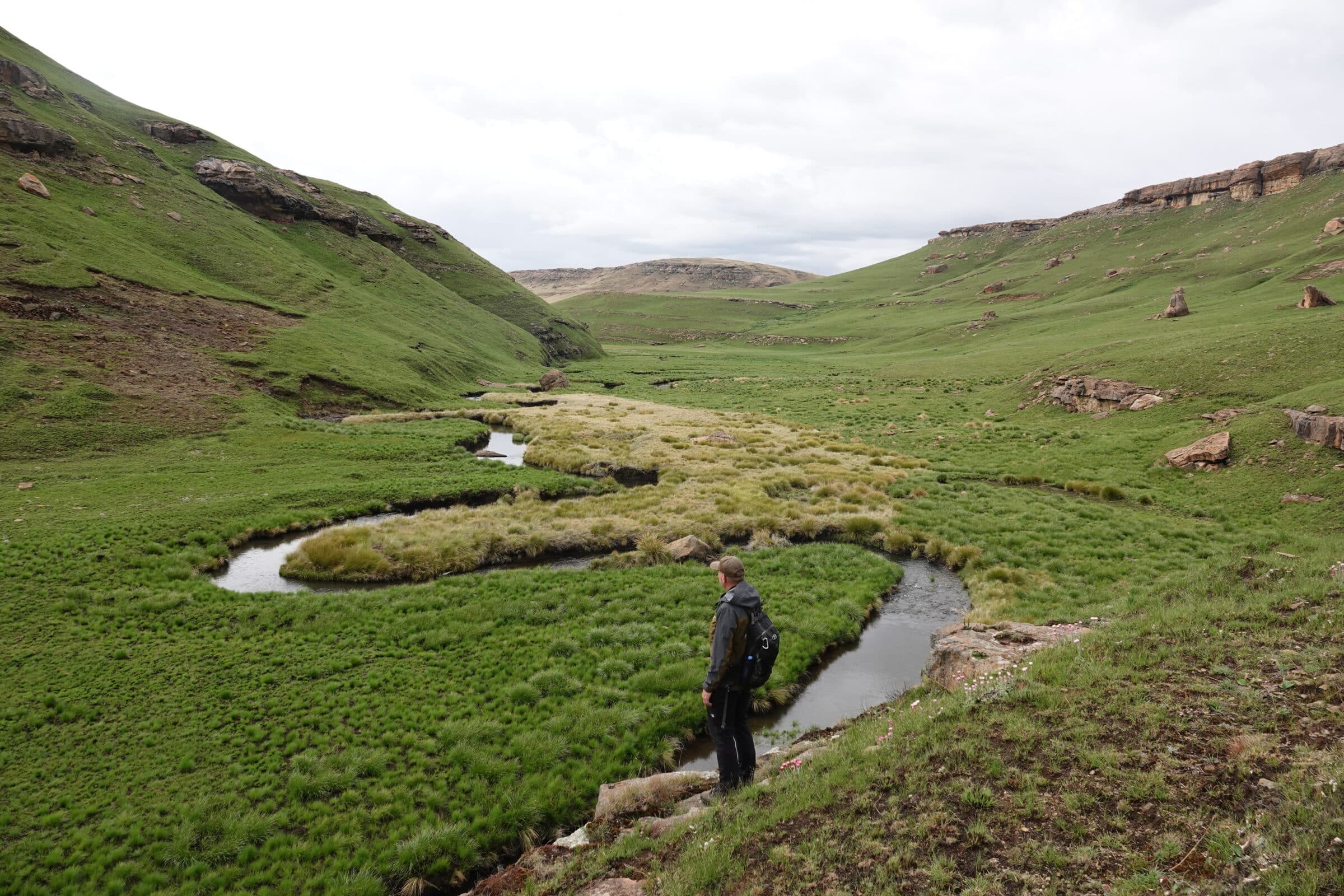 Kronkelende rivier tijdens het overlanden in Lesotho