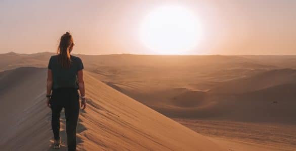 Coucher de soleil sur les dunes de sable | Paracas et Huacachina