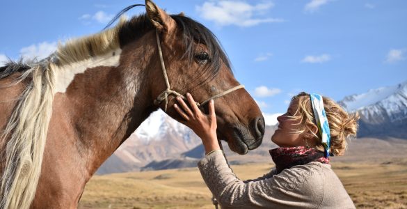 Tamar Valkenier - Fulltime avonturier en haar paardi